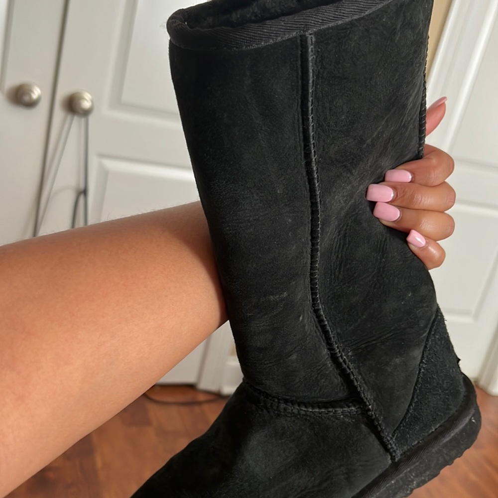 Authentic black uggs